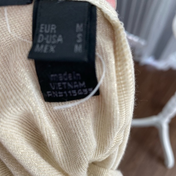 MNG casual top 4 items for $20 - Picture 7 of 7